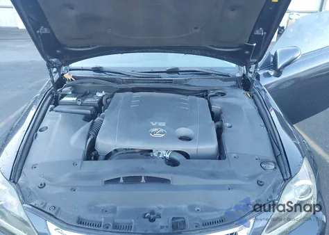 2011 Lexus Is 250C z USA, uszkodzony, nr VIN JTHFF2C20B2515300